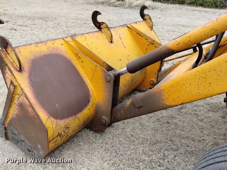 image for item OE9123 1981 Case 480D landscape tractor