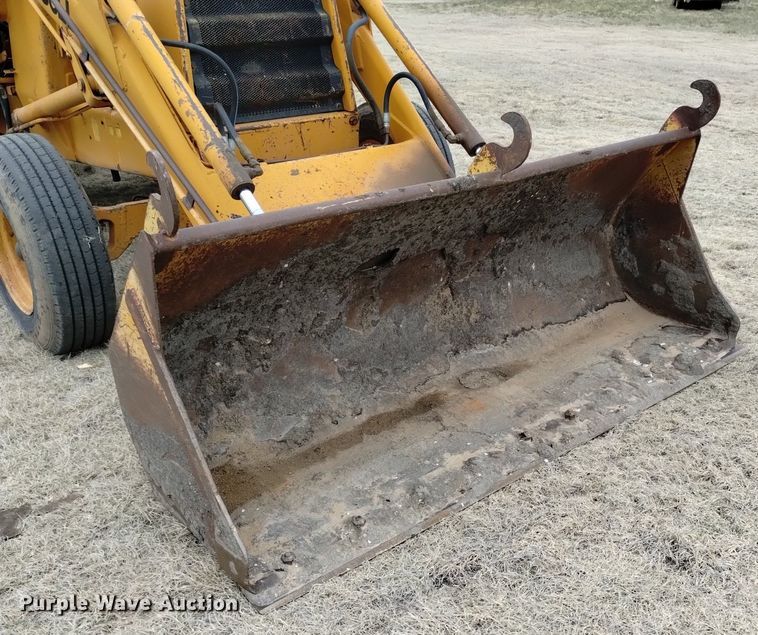 image for item OE9123 1981 Case 480D landscape tractor