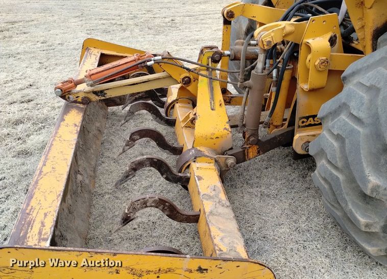 image for item OE9123 1981 Case 480D landscape tractor