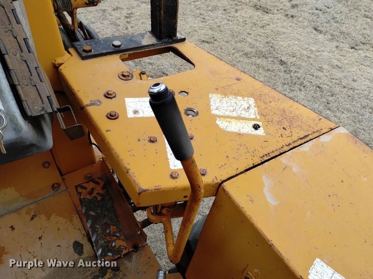 image for item OE9123 1981 Case 480D landscape tractor