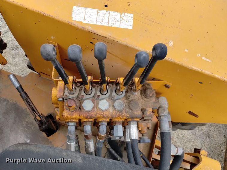 image for item OE9123 1981 Case 480D landscape tractor