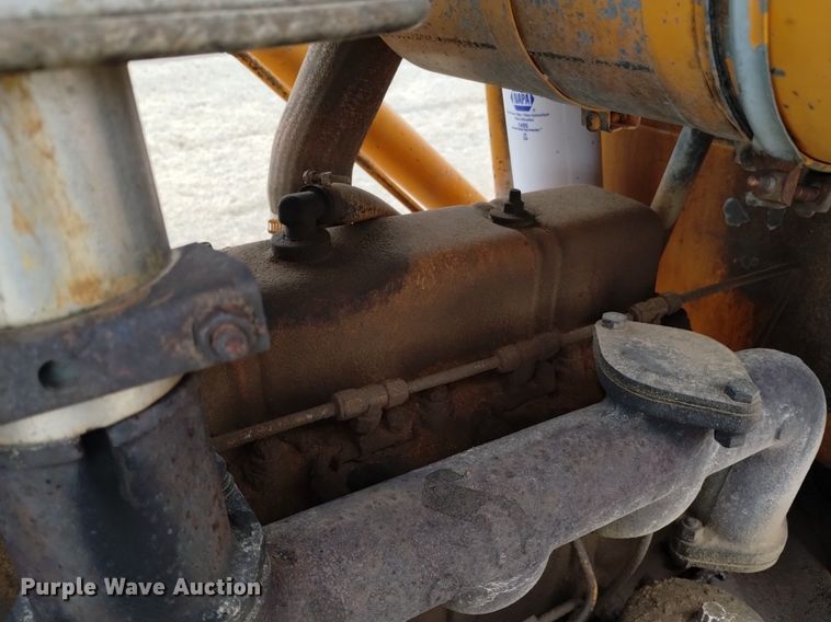 image for item OE9123 1981 Case 480D landscape tractor