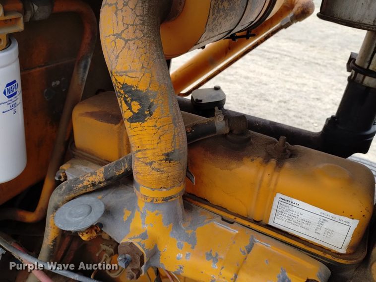 image for item OE9123 1981 Case 480D landscape tractor