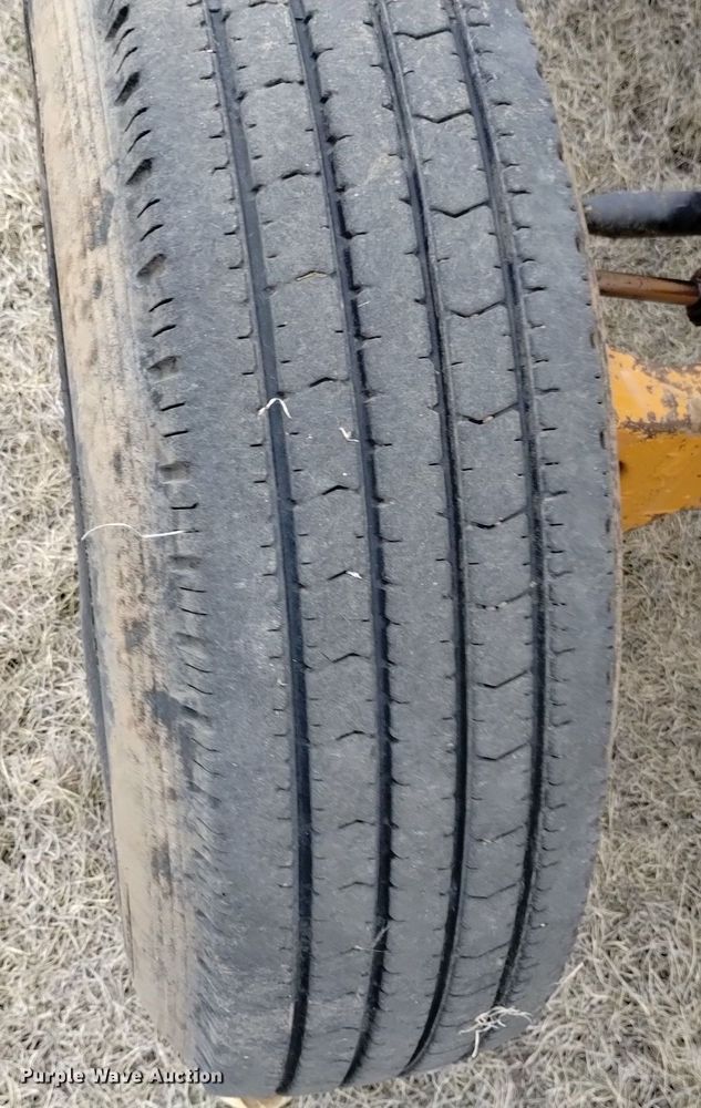 image for item OE9123 1981 Case 480D landscape tractor