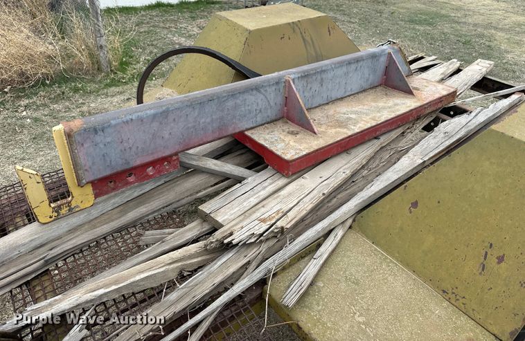 image for item OE9124 Fruehauf XM-107E2 running gear