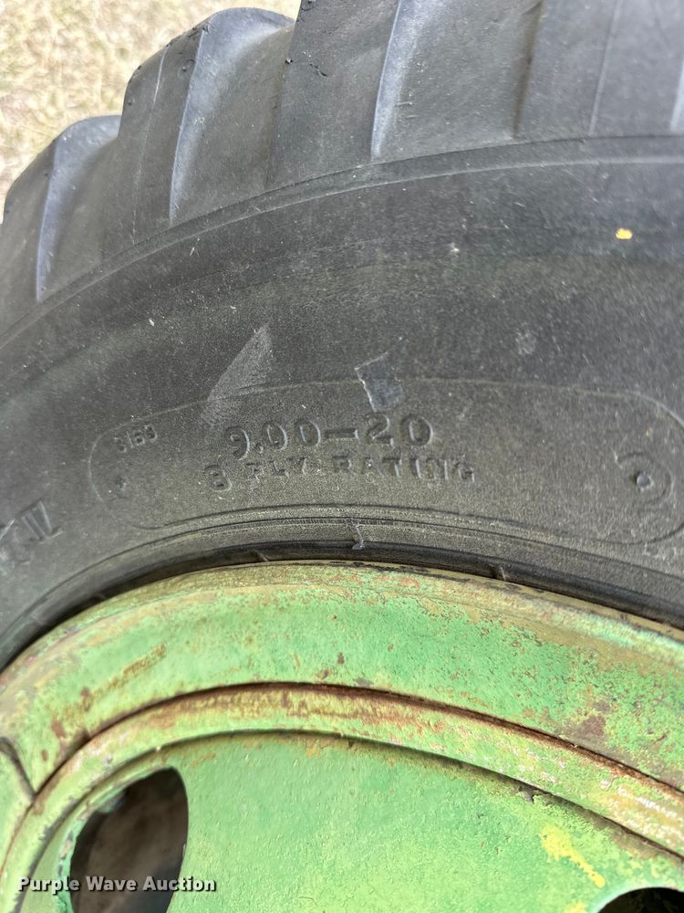 image for item OE9124 Fruehauf XM-107E2 running gear