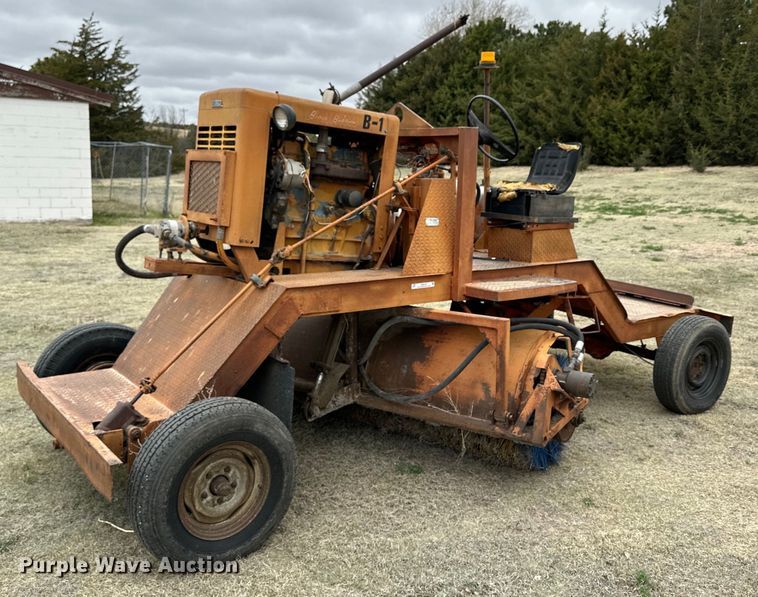 image for item OE9127 1980 Broce H20 broom