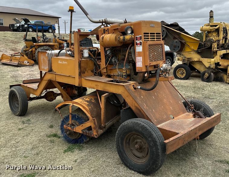 image for item OE9127 1980 Broce H20 broom