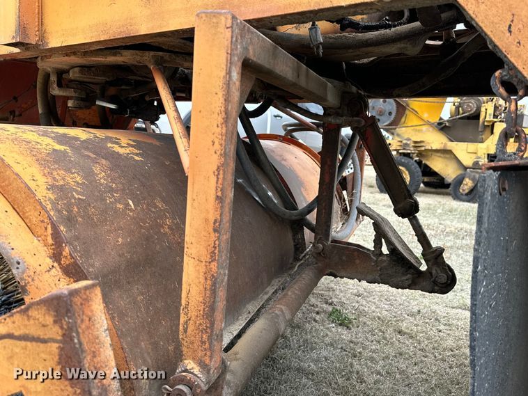 image for item OE9127 1980 Broce H20 broom