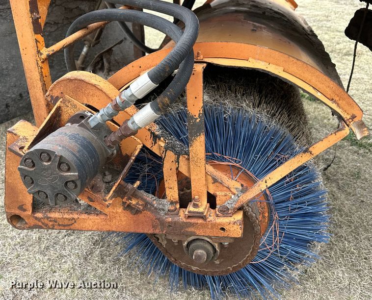 image for item OE9127 1980 Broce H20 broom