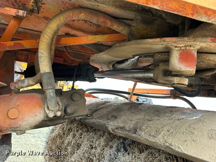 image for item OE9127 1980 Broce H20 broom