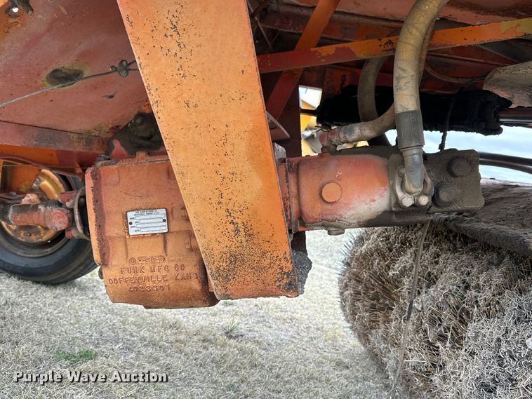 image for item OE9127 1980 Broce H20 broom