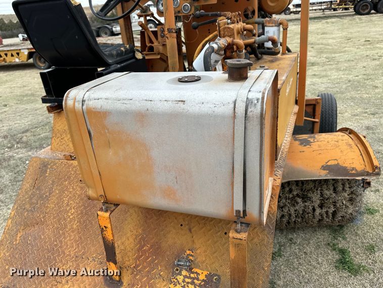 image for item OE9127 1980 Broce H20 broom