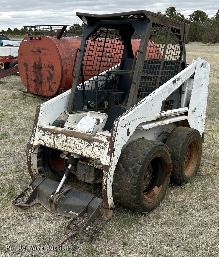 image for item OE9135 1993 Bobcat 743B skid steer loader