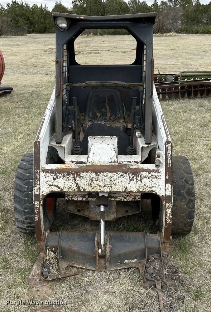 image for item OE9135 1993 Bobcat 743B skid steer loader
