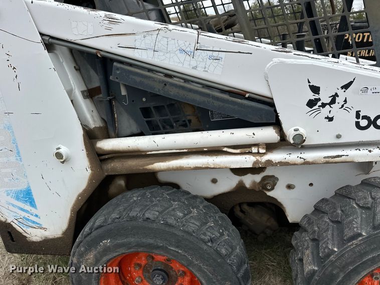 image for item OE9135 1993 Bobcat 743B skid steer loader