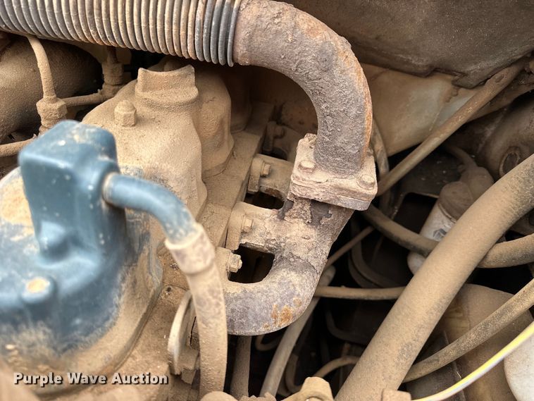 image for item OE9135 1993 Bobcat 743B skid steer loader