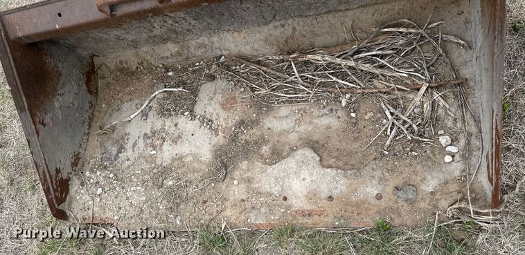 image for item OE9135 1993 Bobcat 743B skid steer loader