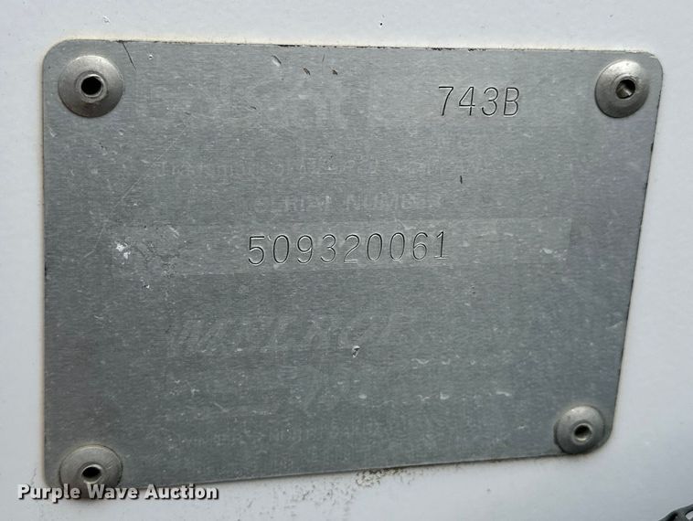 image for item OE9135 1993 Bobcat 743B skid steer loader