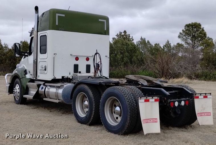 image for item OE9136 2021 Kenworth  T680 semi truck
