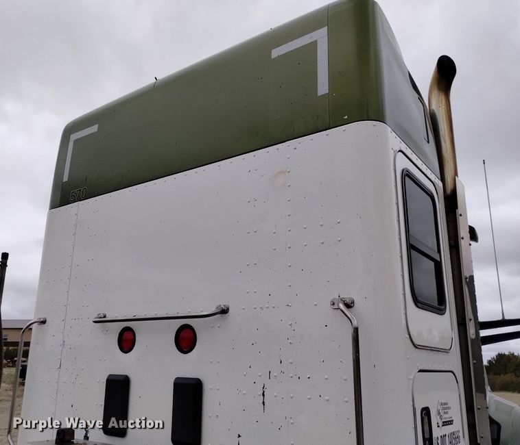 image for item OE9136 2021 Kenworth  T680 semi truck