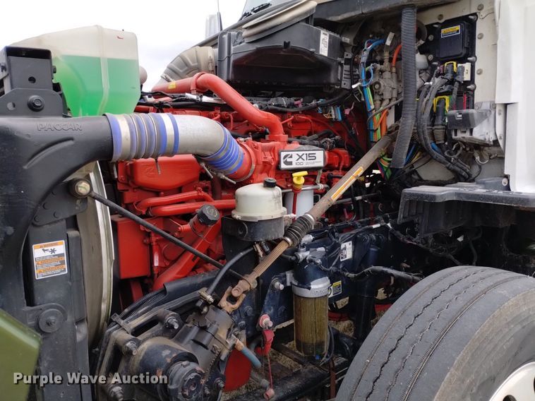 image for item OE9136 2021 Kenworth  T680 semi truck