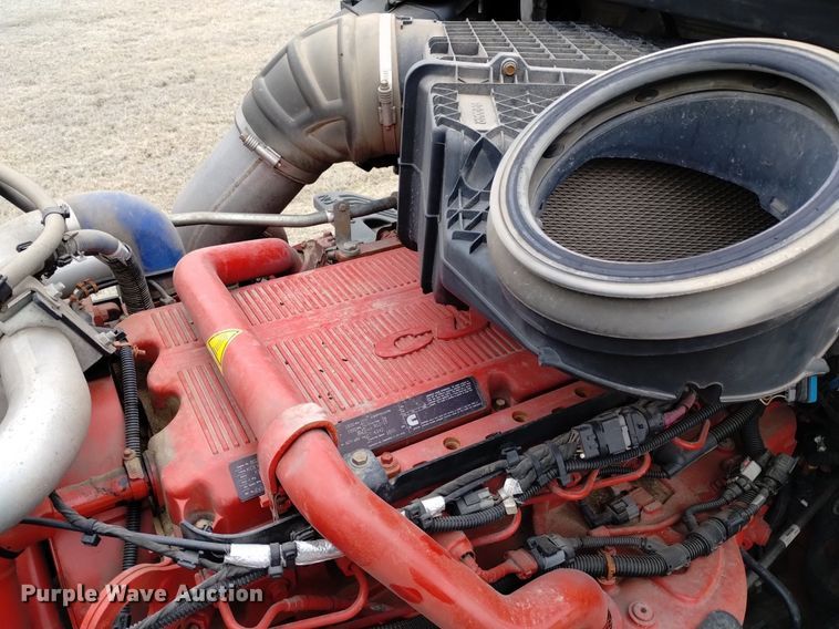 image for item OE9136 2021 Kenworth  T680 semi truck