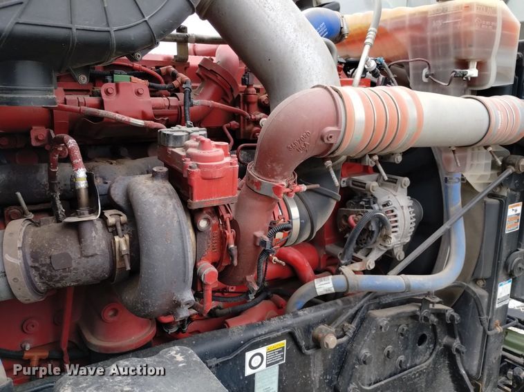 image for item OE9136 2021 Kenworth  T680 semi truck