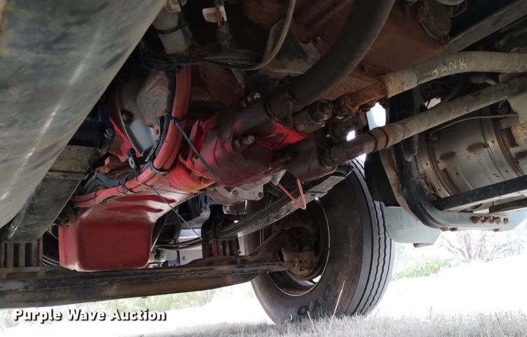 image for item OE9136 2021 Kenworth  T680 semi truck