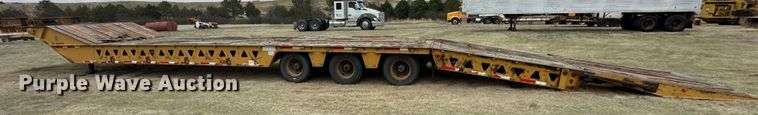 image for item OE9138 2003 Trail King TK110HT-523 drop deck hydratail equipment trailer