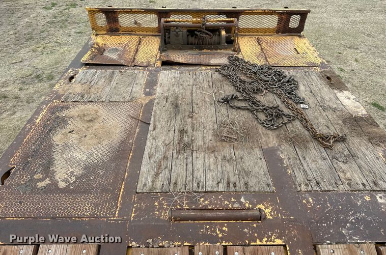 image for item OE9138 2003 Trail King TK110HT-523 drop deck hydratail equipment trailer