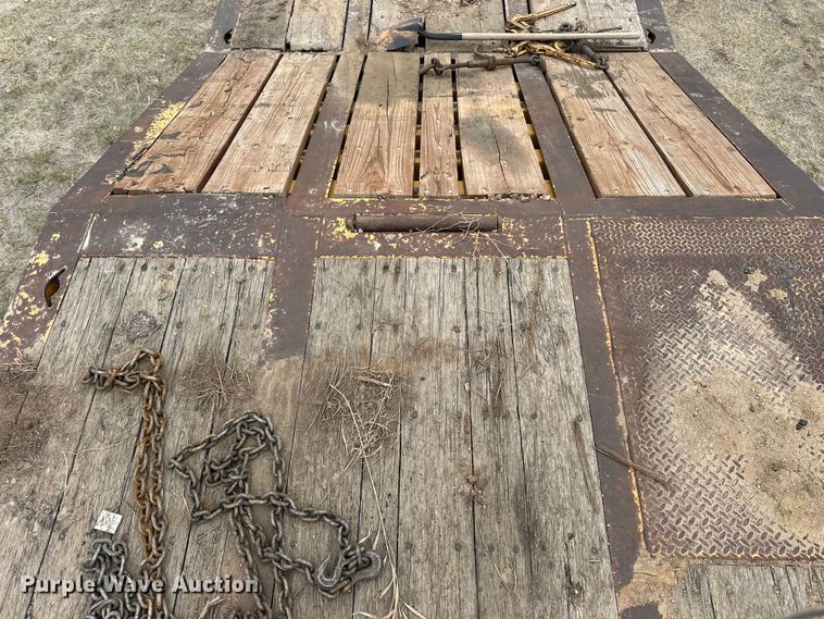 image for item OE9138 2003 Trail King TK110HT-523 drop deck hydratail equipment trailer