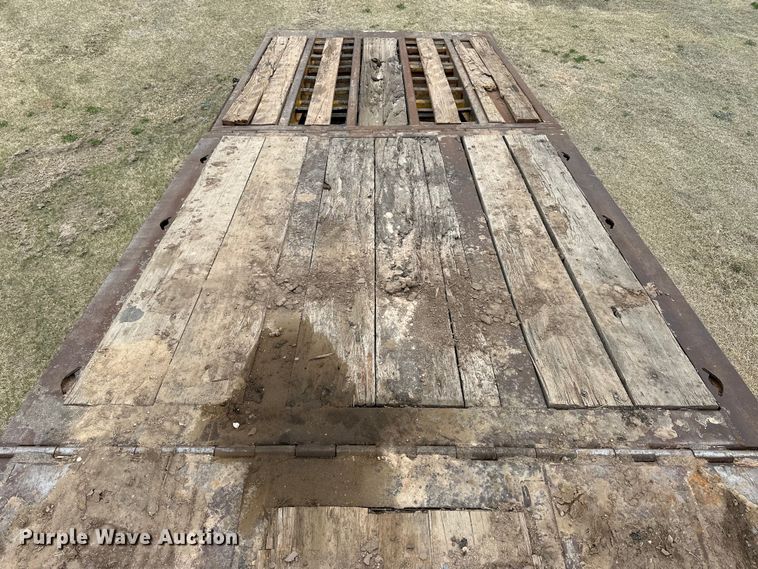 image for item OE9138 2003 Trail King TK110HT-523 drop deck hydratail equipment trailer