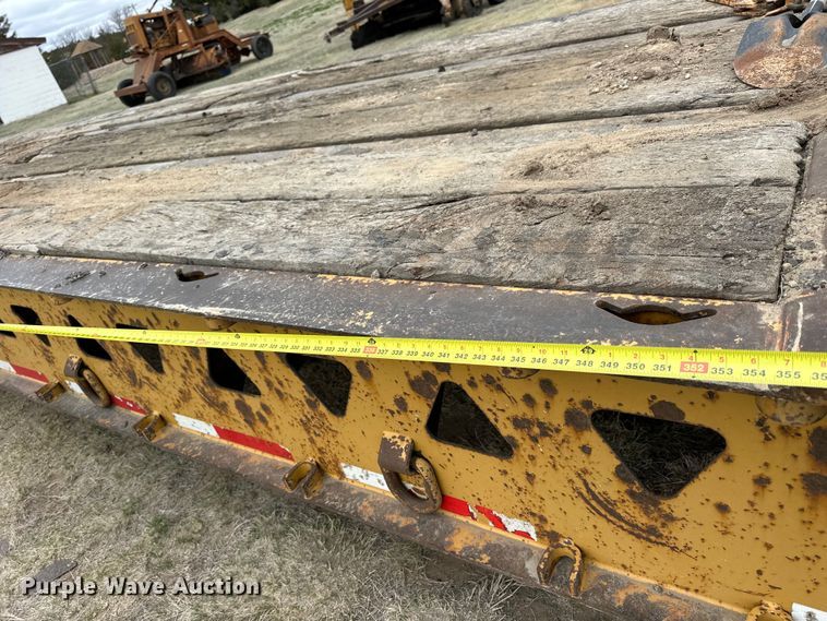 image for item OE9138 2003 Trail King TK110HT-523 drop deck hydratail equipment trailer