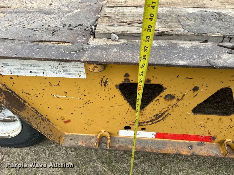 image for item OE9138 2003 Trail King TK110HT-523 drop deck hydratail equipment trailer