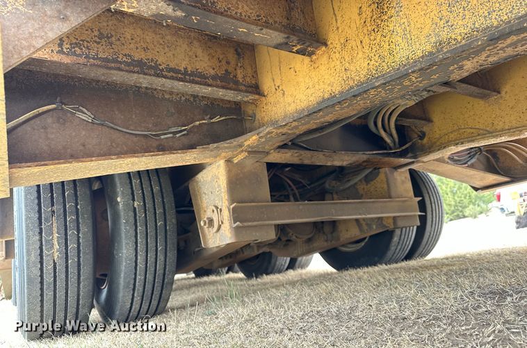 image for item OE9138 2003 Trail King TK110HT-523 drop deck hydratail equipment trailer