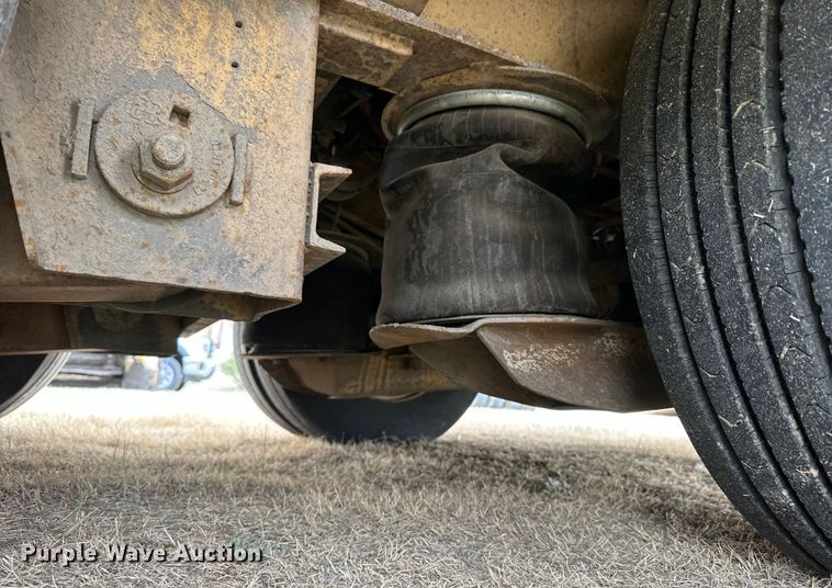 image for item OE9138 2003 Trail King TK110HT-523 drop deck hydratail equipment trailer