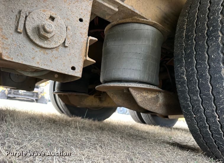 image for item OE9138 2003 Trail King TK110HT-523 drop deck hydratail equipment trailer