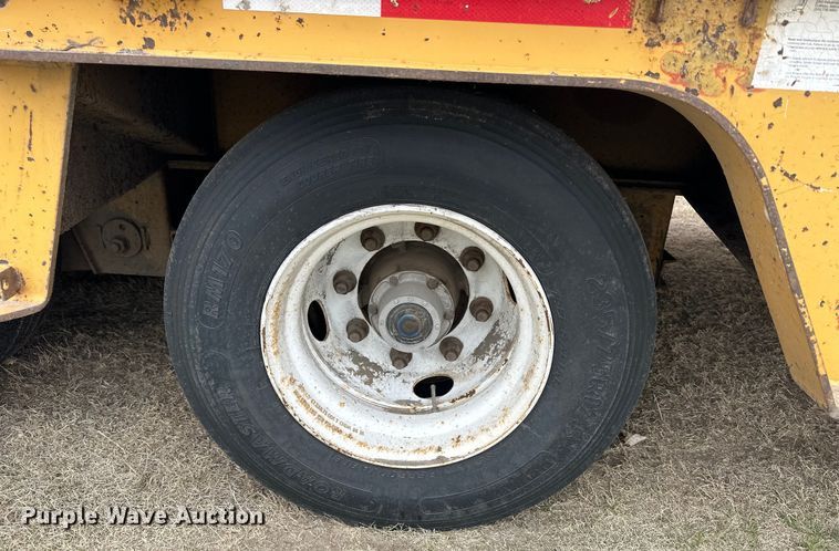 image for item OE9138 2003 Trail King TK110HT-523 drop deck hydratail equipment trailer