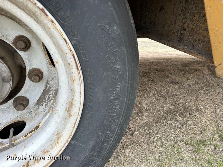 image for item OE9138 2003 Trail King TK110HT-523 drop deck hydratail equipment trailer