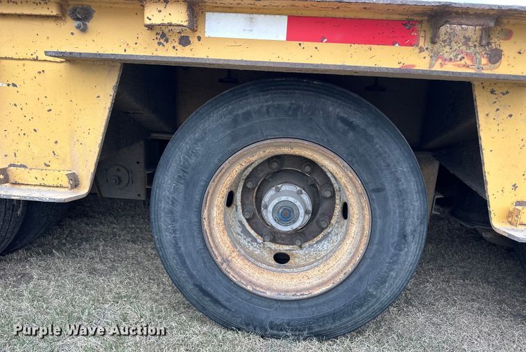 image for item OE9138 2003 Trail King TK110HT-523 drop deck hydratail equipment trailer