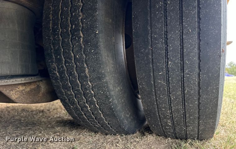 image for item OE9138 2003 Trail King TK110HT-523 drop deck hydratail equipment trailer