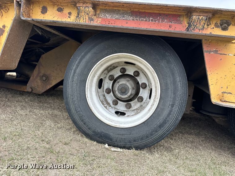 image for item OE9138 2003 Trail King TK110HT-523 drop deck hydratail equipment trailer