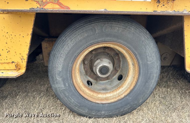 image for item OE9138 2003 Trail King TK110HT-523 drop deck hydratail equipment trailer