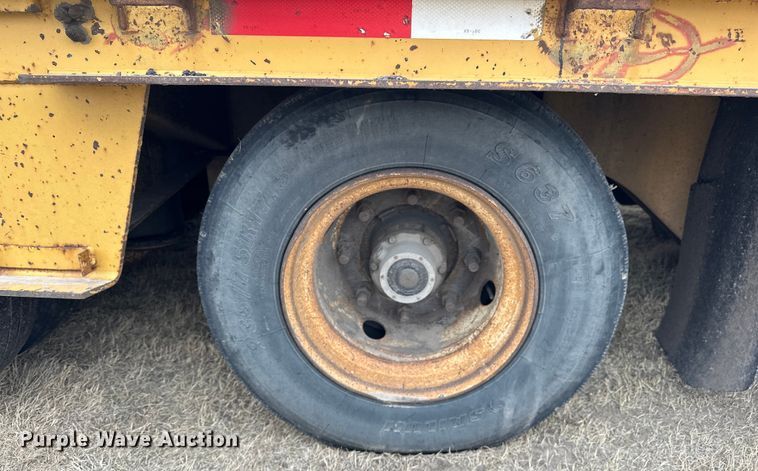 image for item OE9138 2003 Trail King TK110HT-523 drop deck hydratail equipment trailer