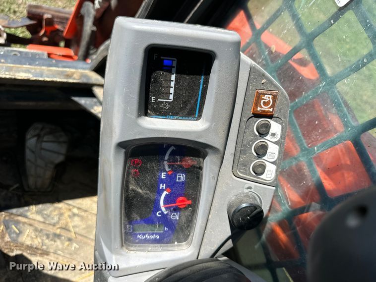 image for item OE9147 2019 Kubota SVL 95-2S tracked skid steer loader