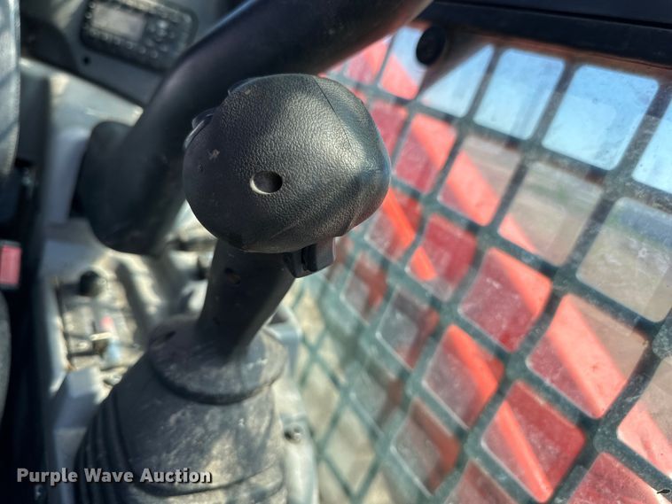 image for item OE9147 2019 Kubota SVL 95-2S tracked skid steer loader