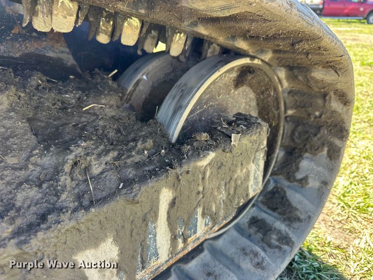 image for item OE9147 2019 Kubota SVL 95-2S tracked skid steer loader