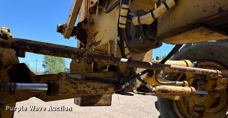 image for item OE9182 1986 Caterpillar  140G motor grader