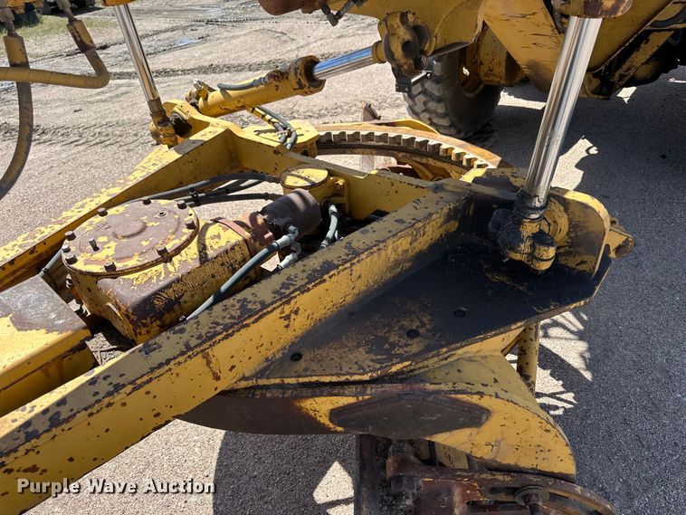 image for item OE9182 1986 Caterpillar  140G motor grader